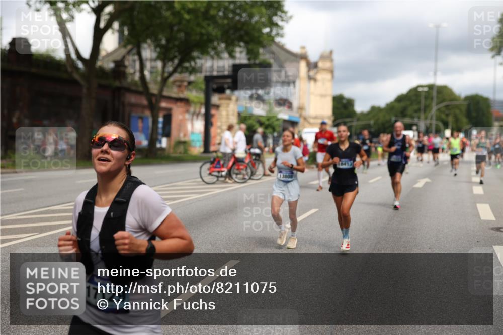 29.06.2025 - hella hamburg halbmarathon Yannick Fuchs http://msf.ph/oto/8211075 29.06.2025 10:45:13 20KM 1335, 1366, 2411, 2540, 2636, 2880, 2946, 4077, 4816, 5018, 5336, 5600, 5820, 7134, 7369, 7943, 8205, 8261, 8508, 8930, 8989, 9214, 9959, 10057, 10215, 10508, 10603, 10667, 10691, 11124, 11214, 11422, 11512, 11625, 11733, 12016, 12778, 12949, 13073, 13808, 14125, 14458, 15480, 15720, 15871, 16285, 16291, 16907, 17129, 17823, 18182, 18413, 19007, 19053 meine-sportfotos.de