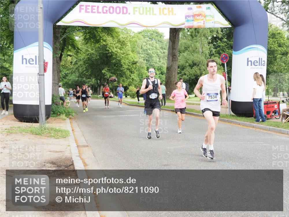 29.06.2025 - hella hamburg halbmarathon MichiJ http://msf.ph/oto/8211090 29.06.2025 10:23:04 Zwischen KM18-KM19 1080, 5193, 6305, 7534, 8312, 9376, 11227, 15902, 18906 meine-sportfotos.de
