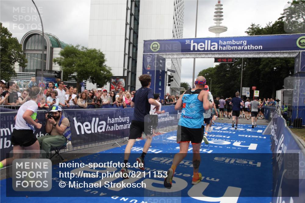 29.06.2025 - hella hamburg halbmarathon Michael Strokosch http://msf.ph/oto/8211153 29.06.2025 10:46:38 Ziel 4497, 5459, 8482, 9051, 9232, 9386, 9529, 13525, 13554, 15026, 15133, 15206, 17281, 17461, 18882 meine-sportfotos.de