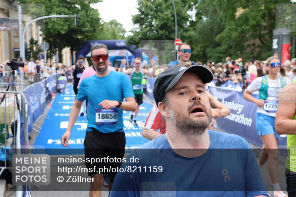 29.06.2025 - hella hamburg halbmarathon Zöllner http://msf.ph/oto/8211159 29.06.2025 10:50:16 Ziel 1119, 3296, 7176, 7930, 7932, 8313, 8921, 10371, 11607, 12235, 13282, 13690, 15620, 18499, 18811, 19040 meine-sportfotos.de