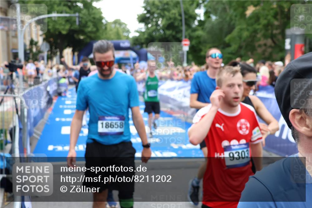 29.06.2025 - hella hamburg halbmarathon Zöllner http://msf.ph/oto/8211202 29.06.2025 10:50:16 Ziel 1119, 3296, 7176, 7930, 7932, 8313, 8921, 10371, 11607, 12235, 13282, 13690, 15620, 18499, 18811, 19040 meine-sportfotos.de