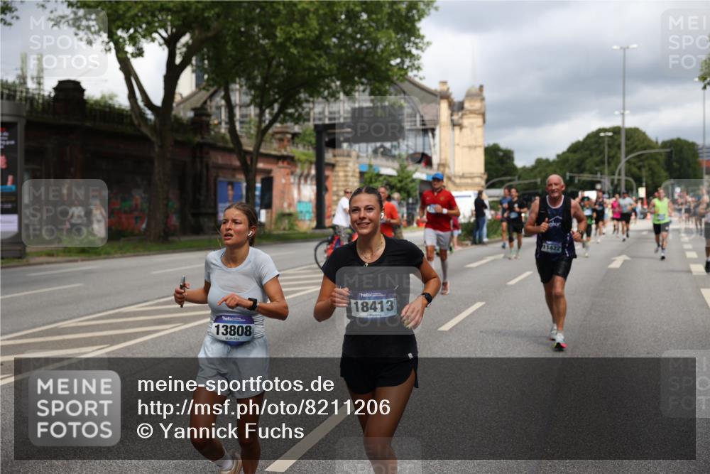 29.06.2025 - hella hamburg halbmarathon Yannick Fuchs http://msf.ph/oto/8211206 29.06.2025 10:45:14 20KM 1335, 1366, 2411, 2540, 2636, 2823, 2880, 2946, 4816, 5018, 5336, 5600, 5820, 7134, 7224, 7369, 7943, 8205, 8261, 8508, 8930, 8989, 9214, 9959, 10057, 10215, 10508, 10603, 10667, 10691, 11124, 11214, 11422, 11512, 11625, 11733, 12016, 12778, 12949, 13073, 13808, 14125, 14458, 15480, 15720, 15871, 16285, 16291, 16907, 17129, 17823, 18182, 18413, 18820, 19007, 19053 meine-sportfotos.de