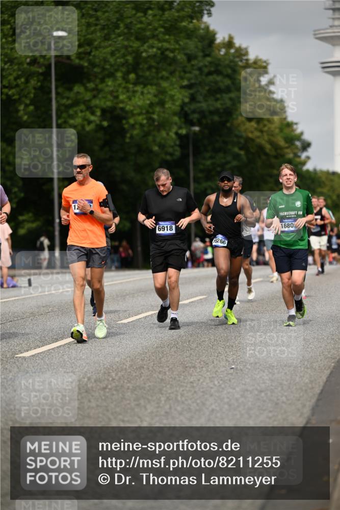 29.06.2025 - hella hamburg halbmarathon Dr. Thomas Lammeyer http://msf.ph/oto/8211255 29.06.2025 10:12:33 Kennedybrücke 1147, 1188, 1527, 2190, 2309, 2978, 4864, 5100, 5347, 5885, 6590, 6918, 7348, 7453, 9071, 9457, 9616, 9966 meine-sportfotos.de