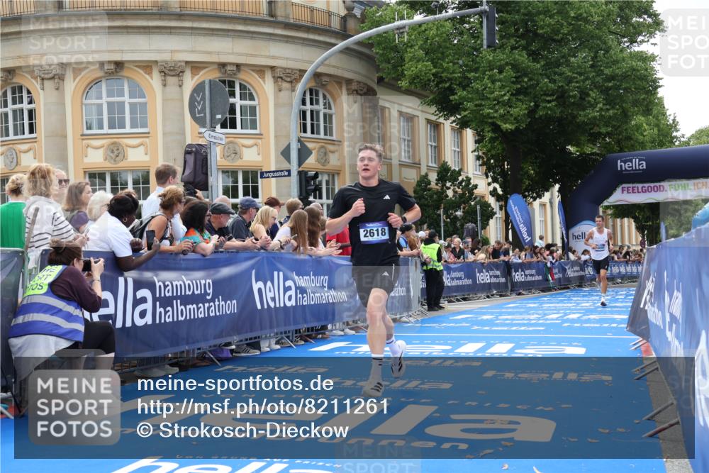 29.06.2025 - hella hamburg halbmarathon Strokosch-Dieckow http://msf.ph/oto/8211261 29.06.2025 10:22:41 Ziel 2618, 18897 meine-sportfotos.de