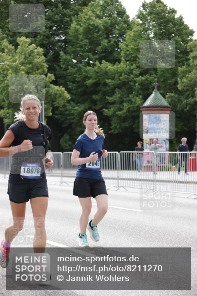 29.06.2025 - hella hamburg halbmarathon Jannik Wohlers http://msf.ph/oto/8211270 29.06.2025 10:26:32 Lombardsbrücke 1793, 1973, 2045, 4358, 5494, 5495, 6625, 6637, 7069, 8056, 10465, 11110, 11740, 12071, 13462, 15027, 15108, 15878, 16479, 17049, 18516, 18962, 18978 meine-sportfotos.de