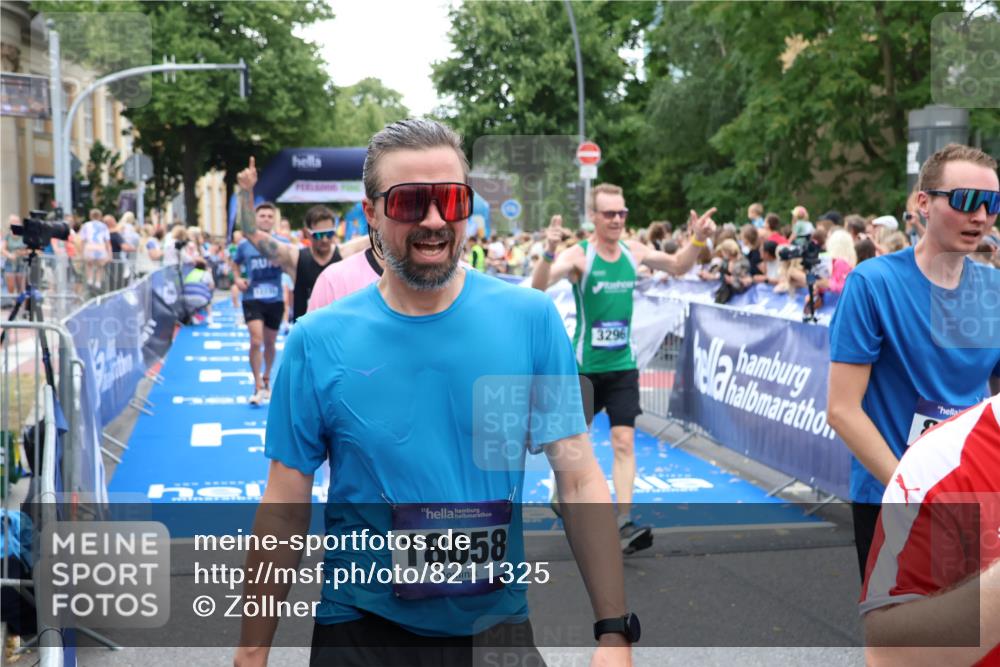 29.06.2025 - hella hamburg halbmarathon Zöllner http://msf.ph/oto/8211325 29.06.2025 10:50:17 Ziel 1119, 3296, 4933, 7176, 7930, 7932, 8921, 10371, 11607, 12235, 13609, 13690, 15620, 16000, 18499, 18811, 19040 meine-sportfotos.de