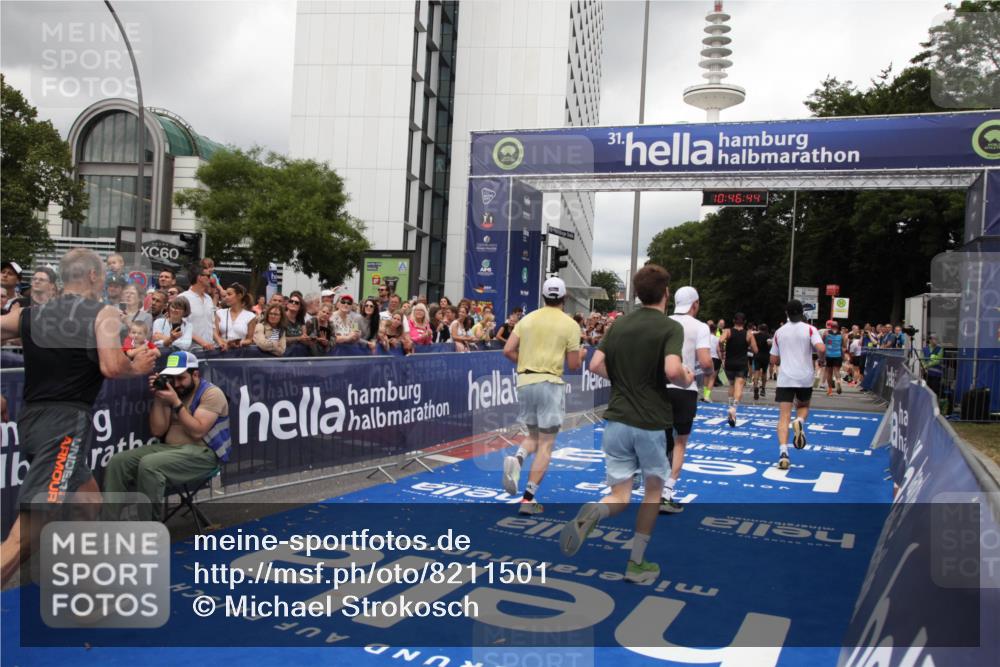 29.06.2025 - hella hamburg halbmarathon Michael Strokosch http://msf.ph/oto/8211501 29.06.2025 10:46:43 Ziel 1920, 1942, 9051, 13525, 13554, 15026, 15133, 15206, 15714, 16175, 17865, 18297, 19128 meine-sportfotos.de