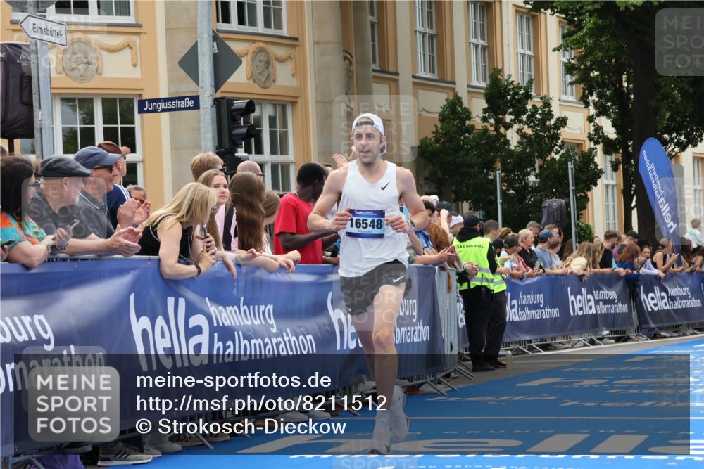 29.06.2025 - hella hamburg halbmarathon Strokosch-Dieckow http://msf.ph/oto/8211512 29.06.2025 10:22:53 Ziel 4128, 11624, 16548, 18328 meine-sportfotos.de