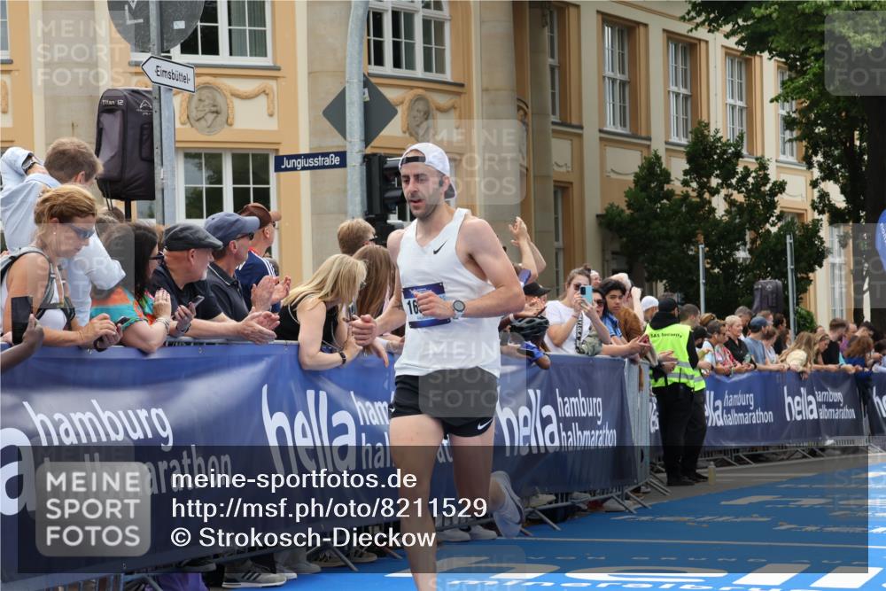 29.06.2025 - hella hamburg halbmarathon Strokosch-Dieckow http://msf.ph/oto/8211529 29.06.2025 10:22:54 Ziel 4128, 11624, 16548, 18328 meine-sportfotos.de