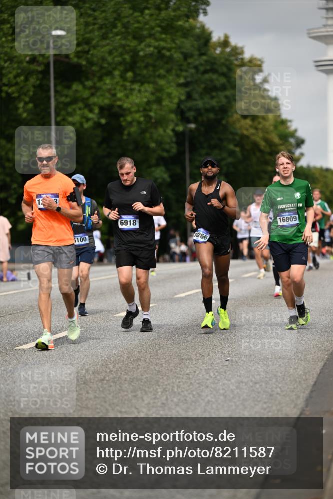 29.06.2025 - hella hamburg halbmarathon Dr. Thomas Lammeyer http://msf.ph/oto/8211587 29.06.2025 10:12:34 Kennedybrücke 1147, 1188, 1527, 2190, 2309, 2978, 4864, 5100, 5885, 6590, 6918, 7348, 7453, 9071, 9457, 9616, 9718, 9966 meine-sportfotos.de