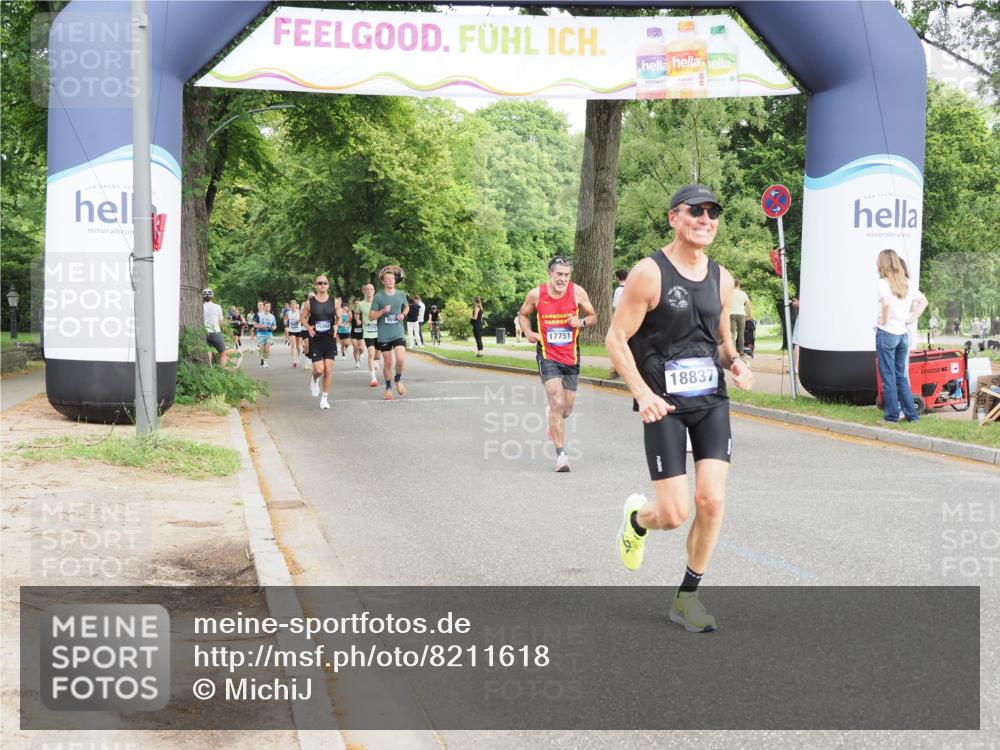 29.06.2025 - hella hamburg halbmarathon MichiJ http://msf.ph/oto/8211618 29.06.2025 10:23:09 Zwischen KM18-KM19 1080, 7534, 7901, 8312, 11227, 16243, 17751, 18837, 18906 meine-sportfotos.de