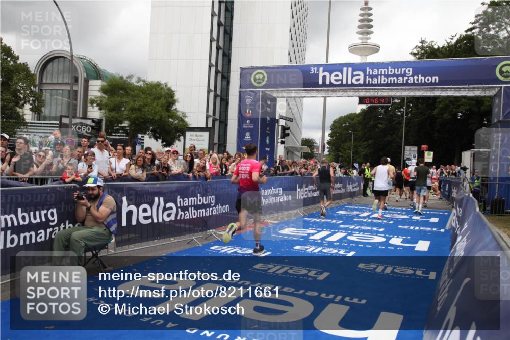 29.06.2025 - hella hamburg halbmarathon Michael Strokosch http://msf.ph/oto/8211661 29.06.2025 10:46:46 Ziel 1920, 1942, 3976, 6630, 9051, 13554, 14541, 15026, 15714, 15900, 16175, 17743, 17865, 18297, 19128 meine-sportfotos.de