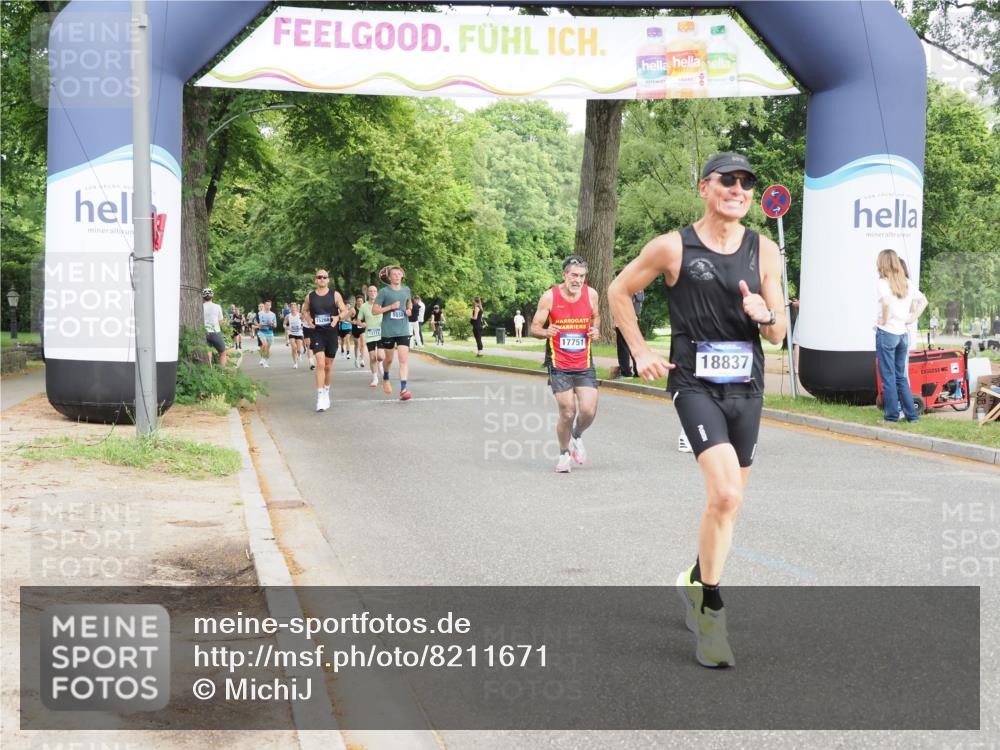 29.06.2025 - hella hamburg halbmarathon MichiJ http://msf.ph/oto/8211671 29.06.2025 10:23:09 Zwischen KM18-KM19 1080, 7534, 7901, 8312, 11227, 16243, 17751, 18837, 18906 meine-sportfotos.de