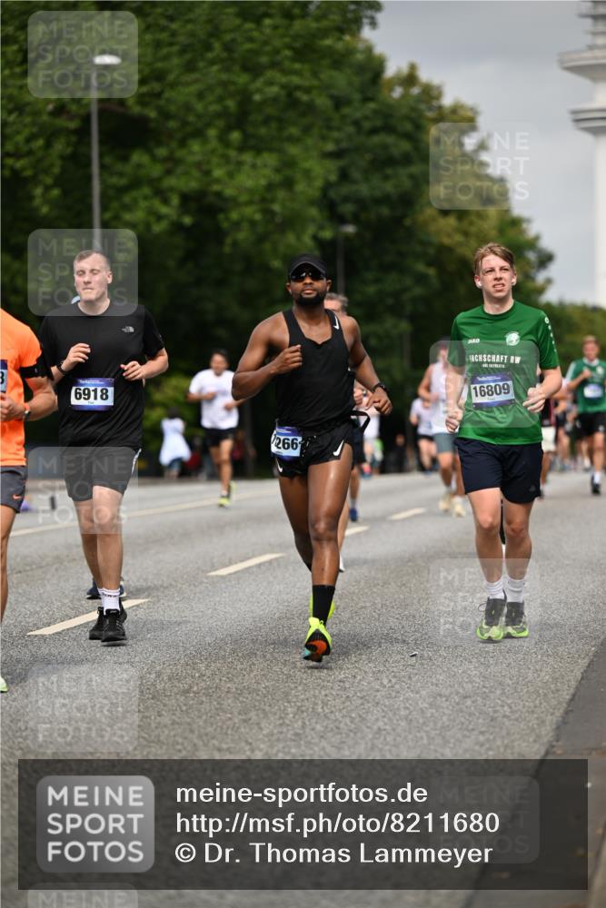 29.06.2025 - hella hamburg halbmarathon Dr. Thomas Lammeyer http://msf.ph/oto/8211680 29.06.2025 10:12:35 Kennedybrücke 1147, 1188, 1527, 2190, 2309, 2978, 4864, 5100, 5885, 6590, 6918, 7348, 7453, 9071, 9457, 9616, 9718, 9966 meine-sportfotos.de