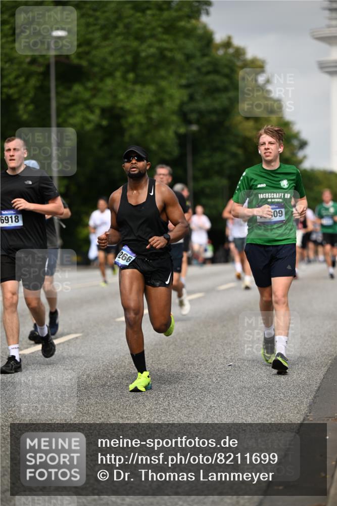 29.06.2025 - hella hamburg halbmarathon Dr. Thomas Lammeyer http://msf.ph/oto/8211699 29.06.2025 10:12:35 Kennedybrücke 1147, 1188, 1527, 2190, 2309, 2978, 4864, 5100, 5885, 6590, 6918, 7348, 7453, 9071, 9457, 9616, 9718, 9966 meine-sportfotos.de
