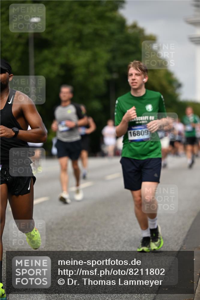 29.06.2025 - hella hamburg halbmarathon Dr. Thomas Lammeyer http://msf.ph/oto/8211802 29.06.2025 10:12:37 Kennedybrücke 1147, 1188, 1527, 2190, 2309, 2978, 5100, 5885, 6590, 6674, 6918, 7348, 7453, 9071, 9457, 9616, 9718, 9966, 10857 meine-sportfotos.de