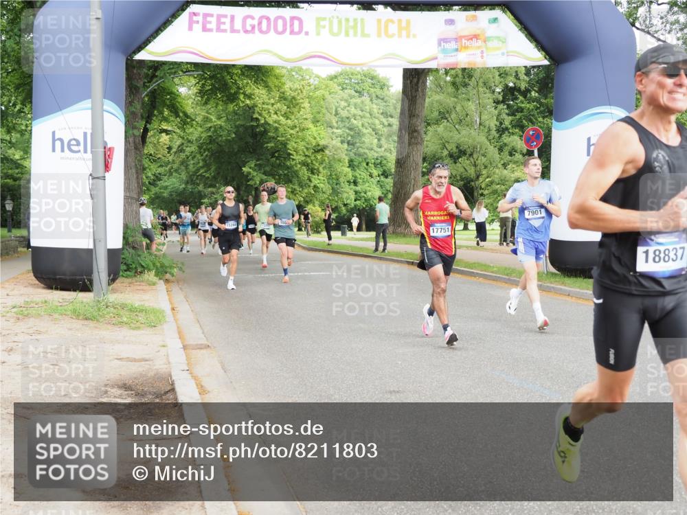 29.06.2025 - hella hamburg halbmarathon MichiJ http://msf.ph/oto/8211803 29.06.2025 10:23:10 Zwischen KM18-KM19 7534, 7901, 8312, 11227, 16243, 17751, 18837 meine-sportfotos.de