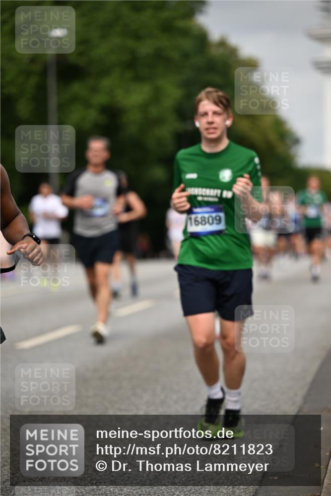 29.06.2025 - hella hamburg halbmarathon Dr. Thomas Lammeyer http://msf.ph/oto/8211823 29.06.2025 10:12:37 Kennedybrücke 1147, 1188, 1527, 2190, 2309, 2978, 5100, 5885, 6590, 6674, 6918, 7348, 7453, 9071, 9457, 9616, 9718, 9966, 10857 meine-sportfotos.de