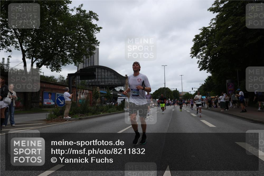 29.06.2025 - hella hamburg halbmarathon Yannick Fuchs http://msf.ph/oto/8211832 29.06.2025 11:03:19 20KM 1745, 1885, 3262, 7741, 8217, 8755, 9781, 10343, 10709, 11025, 11088, 11873, 12492, 14384, 14404, 15012, 15037, 15038, 15307, 15834, 17113, 17746, 17806, 17988, 18042, 18910 meine-sportfotos.de
