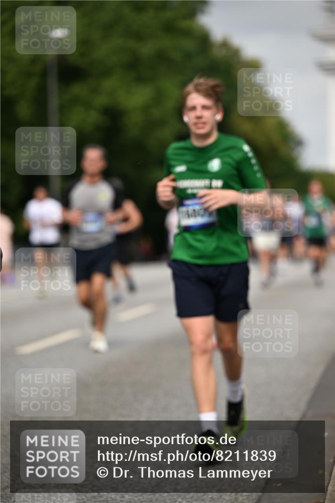 29.06.2025 - hella hamburg halbmarathon Dr. Thomas Lammeyer http://msf.ph/oto/8211839 29.06.2025 10:12:37 Kennedybrücke 1147, 1188, 1527, 2190, 2309, 2978, 5100, 5885, 6590, 6674, 6918, 7348, 7453, 9071, 9457, 9616, 9718, 9966, 10857 meine-sportfotos.de