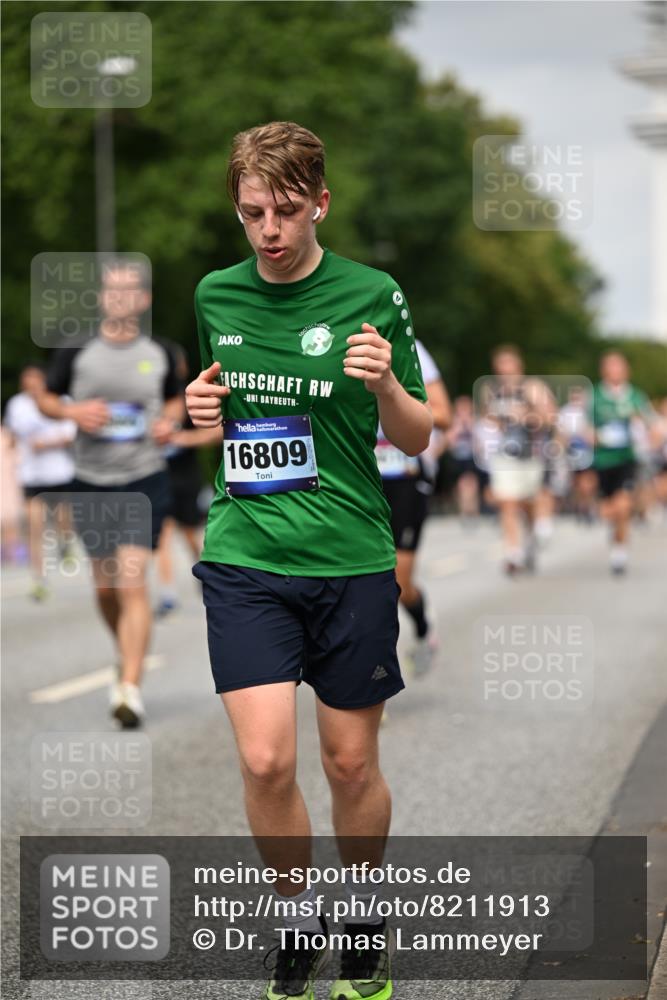 29.06.2025 - hella hamburg halbmarathon Dr. Thomas Lammeyer http://msf.ph/oto/8211913 29.06.2025 10:12:38 Kennedybrücke 1147, 1188, 1527, 2190, 2309, 2978, 5100, 5885, 6590, 6674, 6918, 7348, 7453, 9457, 9616, 9718, 9966, 10857 meine-sportfotos.de