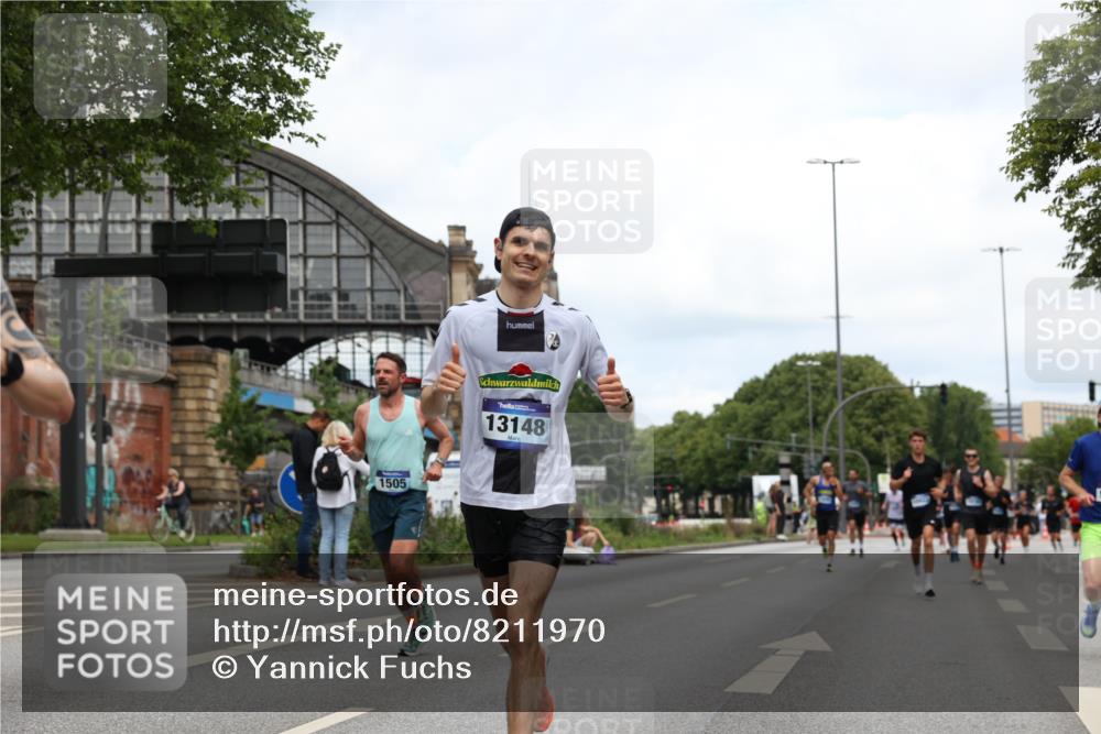 29.06.2025 - hella hamburg halbmarathon Yannick Fuchs http://msf.ph/oto/8211970 29.06.2025 10:32:27 20KM 1505, 2404, 3480, 3790, 5791, 7152, 7154, 7743, 8571, 9017, 9643, 9944, 10793, 10922, 11106, 11423, 12900, 13148, 13595, 13900, 14274, 15303, 15382, 15888, 16698, 17726, 18103, 18193, 18277, 18723 meine-sportfotos.de
