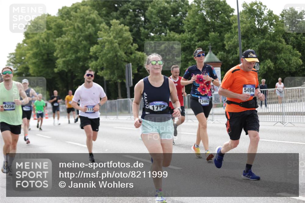 29.06.2025 - hella hamburg halbmarathon Jannik Wohlers http://msf.ph/oto/8211999 29.06.2025 10:26:36 Lombardsbrücke 1530, 1793, 1973, 2045, 2306, 4358, 5494, 5495, 5707, 6637, 7069, 7234, 7314, 8056, 8281, 9349, 10465, 11110, 12071, 13462, 14020, 14021, 15108, 16479, 17049, 17445, 18962, 18976, 18978 meine-sportfotos.de