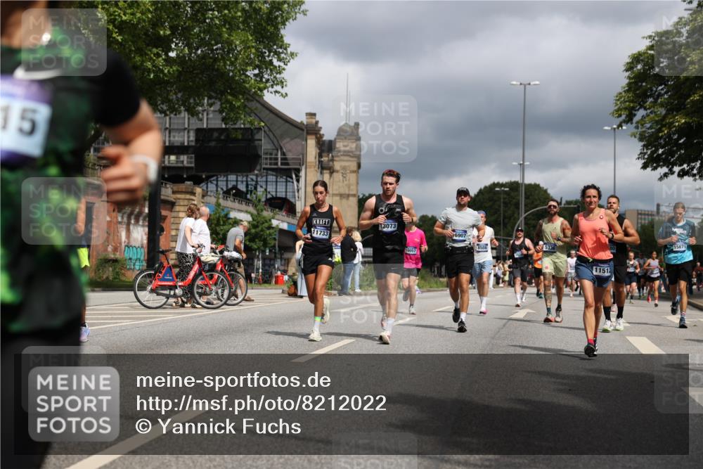 29.06.2025 - hella hamburg halbmarathon Yannick Fuchs http://msf.ph/oto/8212022 29.06.2025 10:45:21 20KM 1335, 1366, 2411, 2540, 2636, 2823, 2946, 4297, 4404, 4967, 5087, 5336, 5600, 5820, 7224, 7369, 7943, 8261, 8508, 8930, 8989, 9214, 9476, 9793, 9959, 10057, 10215, 10508, 10603, 10667, 10691, 10868, 11124, 11422, 11512, 11625, 11733, 12778, 13073, 13403, 13799, 14012, 14458, 15426, 15480, 15871, 15899, 16666, 16907, 17530, 17823, 18820, 19007, 19020, 19053 meine-sportfotos.de