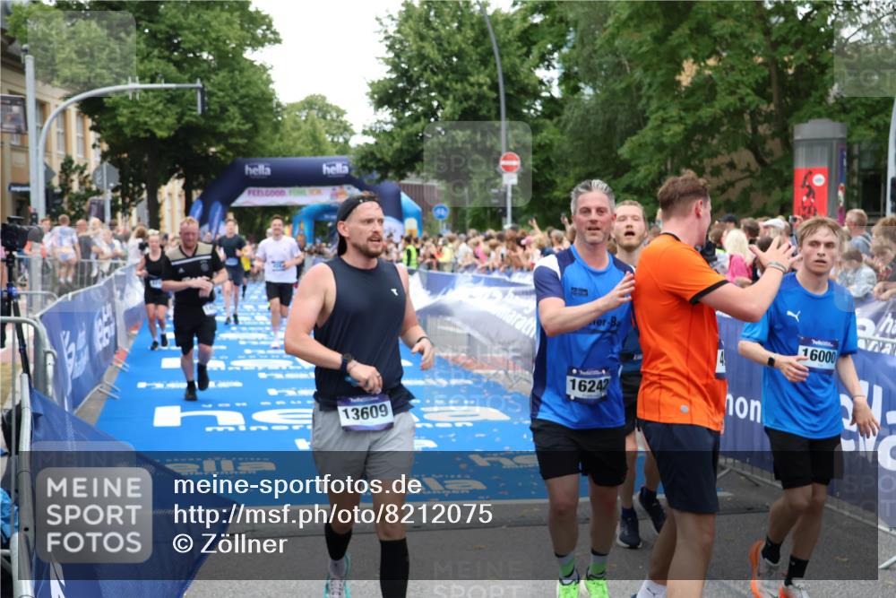 29.06.2025 - hella hamburg halbmarathon Zöllner http://msf.ph/oto/8212075 29.06.2025 10:50:27 Ziel 4127, 4247, 6795, 8899, 11455, 12035, 12624, 12949, 14034, 16242, 18394 meine-sportfotos.de