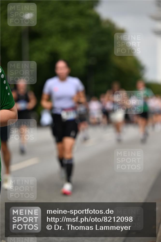 29.06.2025 - hella hamburg halbmarathon Dr. Thomas Lammeyer http://msf.ph/oto/8212098 29.06.2025 10:12:39 Kennedybrücke 1147, 1188, 1527, 2190, 2309, 2978, 5100, 5885, 6590, 6674, 6918, 7348, 7453, 9457, 9616, 9718, 9966, 10857 meine-sportfotos.de