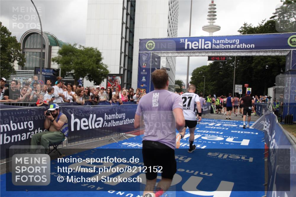 29.06.2025 - hella hamburg halbmarathon Michael Strokosch http://msf.ph/oto/8212152 29.06.2025 10:46:57 Ziel 1139, 4091, 13940, 14385, 17172, 17492, 17669, 17892, 19105 meine-sportfotos.de