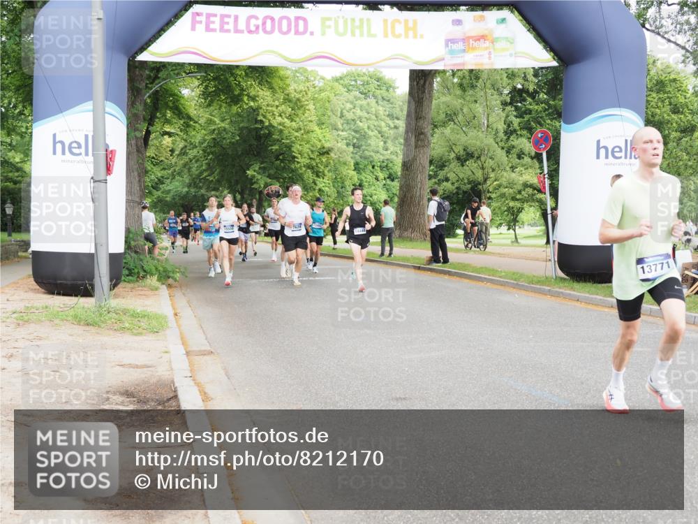 29.06.2025 - hella hamburg halbmarathon MichiJ http://msf.ph/oto/8212170 29.06.2025 10:23:15 Zwischen KM18-KM19 5550, 7901, 13771, 14448, 15268, 17751, 18837 meine-sportfotos.de