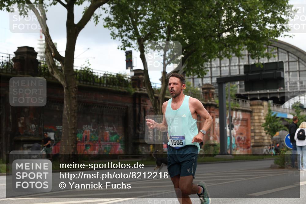 29.06.2025 - hella hamburg halbmarathon Yannick Fuchs http://msf.ph/oto/8212218 29.06.2025 10:32:29 20KM 1505, 2404, 3480, 3790, 5791, 7152, 7154, 7743, 8571, 9017, 9171, 9643, 9944, 10793, 10922, 11106, 11423, 11952, 12900, 13148, 13595, 13900, 14274, 15303, 15382, 15888, 16698, 17726, 18103, 18193, 18277, 18723 meine-sportfotos.de