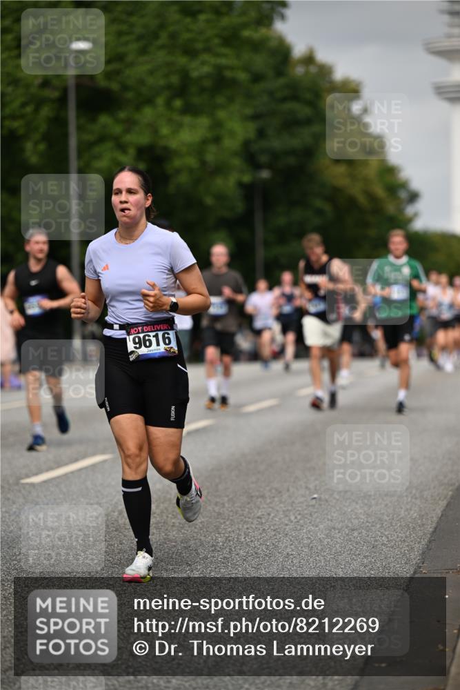 29.06.2025 - hella hamburg halbmarathon Dr. Thomas Lammeyer http://msf.ph/oto/8212269 29.06.2025 10:12:40 Kennedybrücke 1147, 1188, 1527, 2190, 2309, 2978, 5100, 5885, 6590, 6674, 6918, 7348, 7453, 9457, 9616, 9718, 9823, 9966, 10857 meine-sportfotos.de