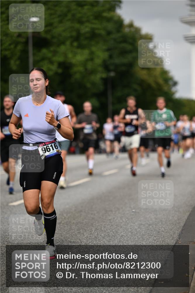 29.06.2025 - hella hamburg halbmarathon Dr. Thomas Lammeyer http://msf.ph/oto/8212300 29.06.2025 10:12:40 Kennedybrücke 1147, 1188, 1527, 2190, 2309, 2978, 5100, 5885, 6590, 6674, 6918, 7348, 7453, 9457, 9616, 9718, 9823, 9966, 10857 meine-sportfotos.de