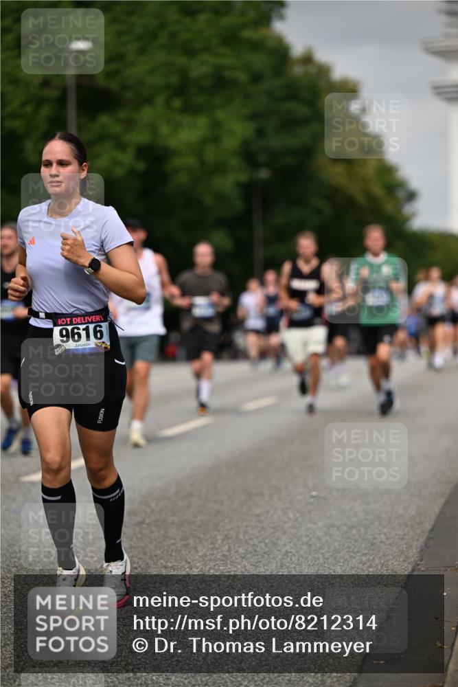 29.06.2025 - hella hamburg halbmarathon Dr. Thomas Lammeyer http://msf.ph/oto/8212314 29.06.2025 10:12:40 Kennedybrücke 1147, 1188, 1527, 2190, 2309, 2978, 5100, 5885, 6590, 6674, 6918, 7348, 7453, 9457, 9616, 9718, 9823, 9966, 10857 meine-sportfotos.de