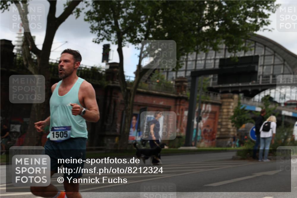 29.06.2025 - hella hamburg halbmarathon Yannick Fuchs http://msf.ph/oto/8212324 29.06.2025 10:32:29 20KM 1505, 2404, 3480, 3790, 5791, 7152, 7154, 7743, 8571, 9017, 9171, 9643, 9944, 10793, 10922, 11106, 11423, 11952, 12900, 13148, 13595, 13900, 14274, 15303, 15382, 15888, 16698, 17726, 18103, 18193, 18277, 18723 meine-sportfotos.de
