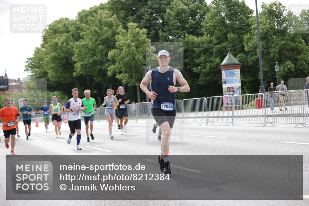 29.06.2025 - hella hamburg halbmarathon Jannik Wohlers http://msf.ph/oto/8212384 29.06.2025 10:26:39 Lombardsbrücke 1530, 1793, 1973, 2045, 2306, 4358, 5494, 5495, 5707, 6637, 7234, 7314, 8056, 8281, 9349, 10077, 10465, 11110, 13462, 14020, 14021, 15108, 16479, 17049, 17445, 18962, 18976, 18978 meine-sportfotos.de