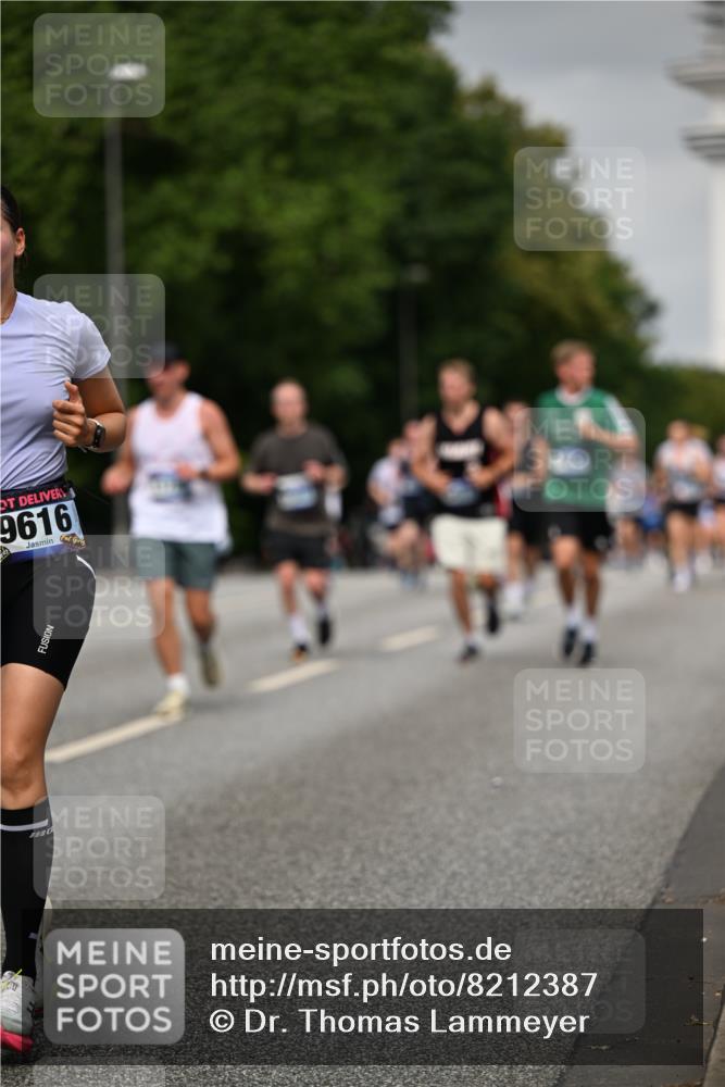 29.06.2025 - hella hamburg halbmarathon Dr. Thomas Lammeyer http://msf.ph/oto/8212387 29.06.2025 10:12:41 Kennedybrücke 1147, 1188, 1527, 2190, 2309, 2978, 5100, 5885, 6590, 6674, 6918, 7198, 7348, 7453, 9457, 9616, 9718, 9823, 9966, 10857 meine-sportfotos.de