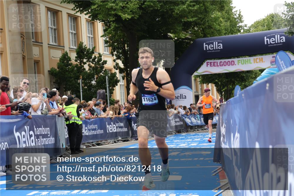 29.06.2025 - hella hamburg halbmarathon Strokosch-Dieckow http://msf.ph/oto/8212418 29.06.2025 10:22:57 Ziel 4128, 7862, 11624, 16548, 18328 meine-sportfotos.de