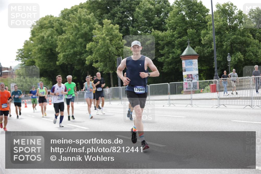 29.06.2025 - hella hamburg halbmarathon Jannik Wohlers http://msf.ph/oto/8212441 29.06.2025 10:26:39 Lombardsbrücke 1530, 1793, 1973, 2045, 2306, 4358, 5494, 5495, 5707, 6637, 7234, 7314, 8056, 8281, 9349, 10077, 10465, 11110, 13462, 14020, 14021, 15108, 16479, 17049, 17445, 18962, 18976, 18978 meine-sportfotos.de