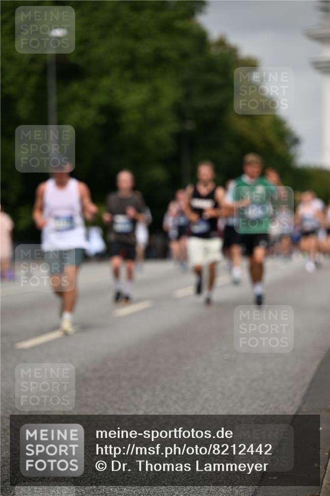 29.06.2025 - hella hamburg halbmarathon Dr. Thomas Lammeyer http://msf.ph/oto/8212442 29.06.2025 10:12:41 Kennedybrücke 1147, 1188, 1527, 2190, 2309, 2978, 5100, 5885, 6590, 6674, 6918, 7198, 7348, 7453, 9457, 9616, 9718, 9823, 9966, 10857 meine-sportfotos.de