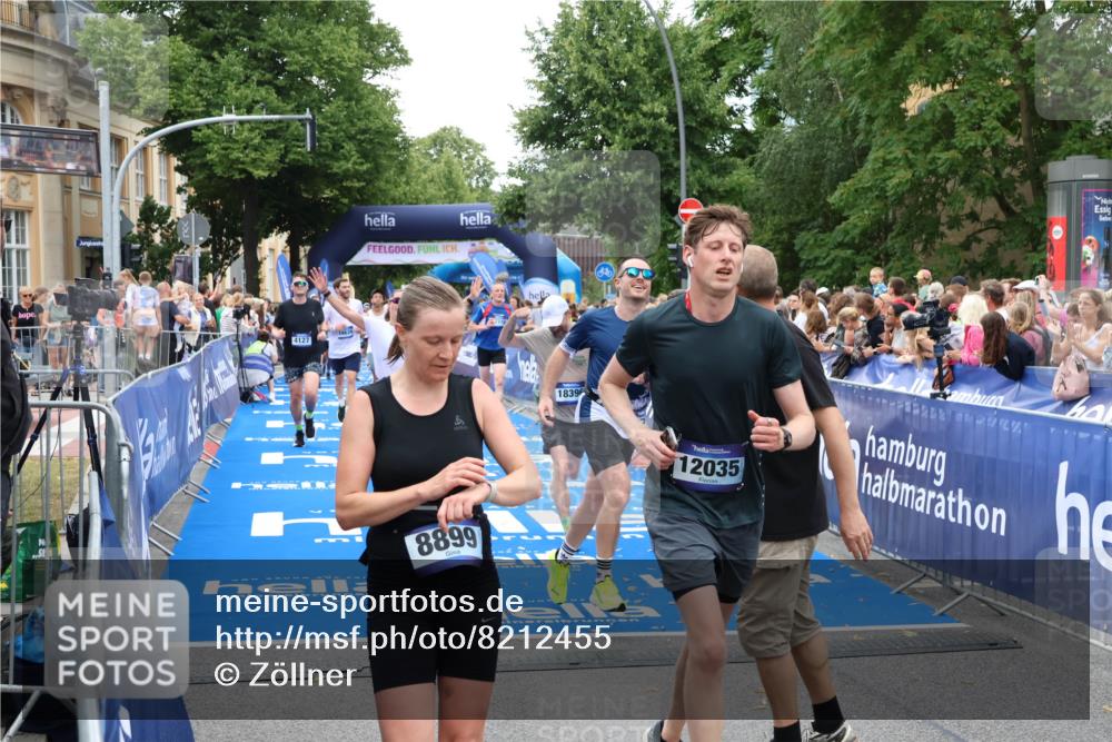 29.06.2025 - hella hamburg halbmarathon Zöllner http://msf.ph/oto/8212455 29.06.2025 10:50:33 Ziel 3414, 4127, 5447, 6282, 6795, 7397, 8153, 8576, 11214, 11455, 12624, 13812, 14626, 15803, 16806, 17179, 17247, 17319, 18394 meine-sportfotos.de