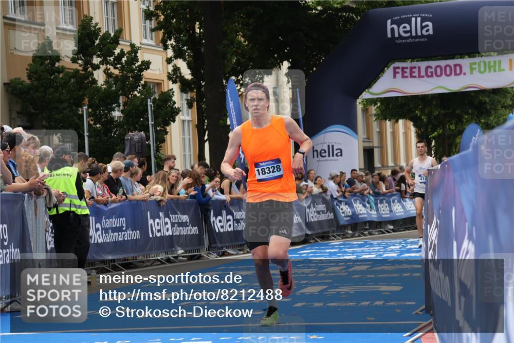 29.06.2025 - hella hamburg halbmarathon Strokosch-Dieckow http://msf.ph/oto/8212488 29.06.2025 10:23:00 Ziel 4128, 7862, 11624, 18328, 18930 meine-sportfotos.de