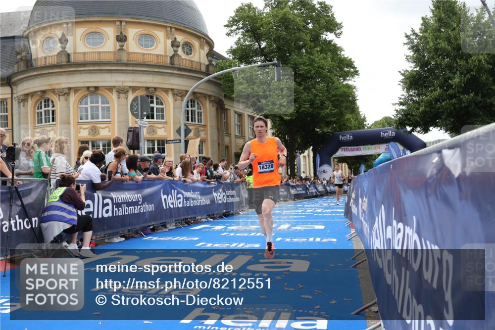 29.06.2025 - hella hamburg halbmarathon Strokosch-Dieckow http://msf.ph/oto/8212551 29.06.2025 10:23:01 Ziel 4128, 7862, 11624, 18328, 18930 meine-sportfotos.de