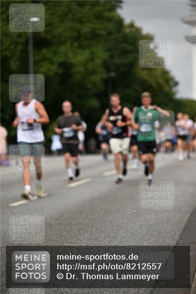 29.06.2025 - hella hamburg halbmarathon Dr. Thomas Lammeyer http://msf.ph/oto/8212557 29.06.2025 10:12:41 Kennedybrücke 1147, 1188, 1527, 2190, 2309, 2978, 5100, 5885, 6590, 6674, 6918, 7198, 7348, 7453, 9457, 9616, 9718, 9823, 9966, 10857 meine-sportfotos.de