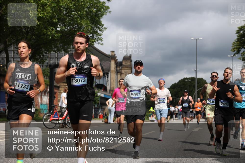 29.06.2025 - hella hamburg halbmarathon Yannick Fuchs http://msf.ph/oto/8212562 29.06.2025 10:45:23 20KM 1335, 1366, 2411, 2540, 2636, 2823, 2946, 4297, 4404, 4839, 4967, 5087, 5336, 5600, 5820, 7224, 7369, 7943, 8261, 8508, 8930, 8989, 9214, 9476, 9739, 9793, 9959, 10057, 10215, 10508, 10603, 10667, 10691, 10868, 11124, 11512, 11625, 11733, 12450, 12778, 13073, 13403, 13707, 13799, 14012, 14248, 14458, 15426, 15480, 15496, 15871, 15899, 16666, 16907, 17530, 17823, 18820, 19007, 19020, 19053 meine-sportfotos.de