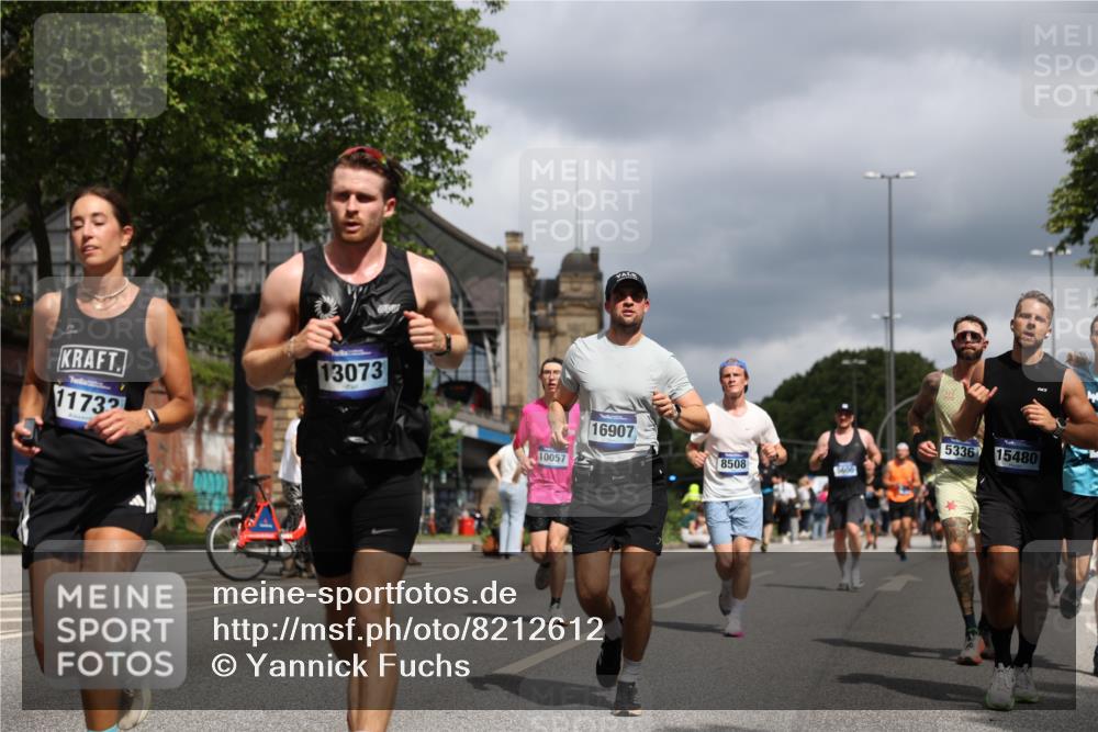 29.06.2025 - hella hamburg halbmarathon Yannick Fuchs http://msf.ph/oto/8212612 29.06.2025 10:45:23 20KM 1335, 1366, 2411, 2540, 2636, 2823, 2946, 4297, 4404, 4839, 4967, 5087, 5336, 5600, 5820, 7224, 7369, 7943, 8261, 8508, 8930, 8989, 9214, 9476, 9739, 9793, 9959, 10057, 10215, 10508, 10603, 10667, 10691, 10868, 11124, 11512, 11625, 11733, 12450, 12778, 13073, 13403, 13707, 13799, 14012, 14248, 14458, 15426, 15480, 15496, 15871, 15899, 16666, 16907, 17530, 17823, 18820, 19007, 19020, 19053 meine-sportfotos.de