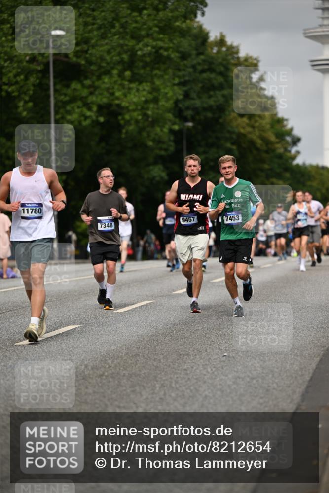 29.06.2025 - hella hamburg halbmarathon Dr. Thomas Lammeyer http://msf.ph/oto/8212654 29.06.2025 10:12:42 Kennedybrücke 1147, 1188, 1527, 2190, 2309, 2427, 2978, 5100, 5885, 6590, 6674, 6918, 7198, 7348, 7453, 9457, 9616, 9718, 9823, 9966, 10857 meine-sportfotos.de