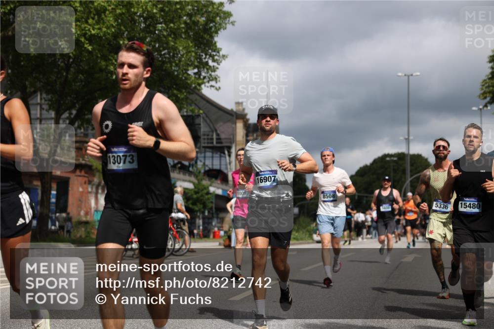 29.06.2025 - hella hamburg halbmarathon Yannick Fuchs http://msf.ph/oto/8212742 29.06.2025 10:45:23 20KM 1335, 1366, 2411, 2540, 2636, 2823, 2946, 4297, 4404, 4839, 4967, 5087, 5336, 5600, 5820, 7224, 7369, 7943, 8261, 8508, 8930, 8989, 9214, 9476, 9739, 9793, 9959, 10057, 10215, 10508, 10603, 10667, 10691, 10868, 11124, 11512, 11625, 11733, 12450, 12778, 13073, 13403, 13707, 13799, 14012, 14248, 14458, 15426, 15480, 15496, 15871, 15899, 16666, 16907, 17530, 17823, 18820, 19007, 19020, 19053 meine-sportfotos.de